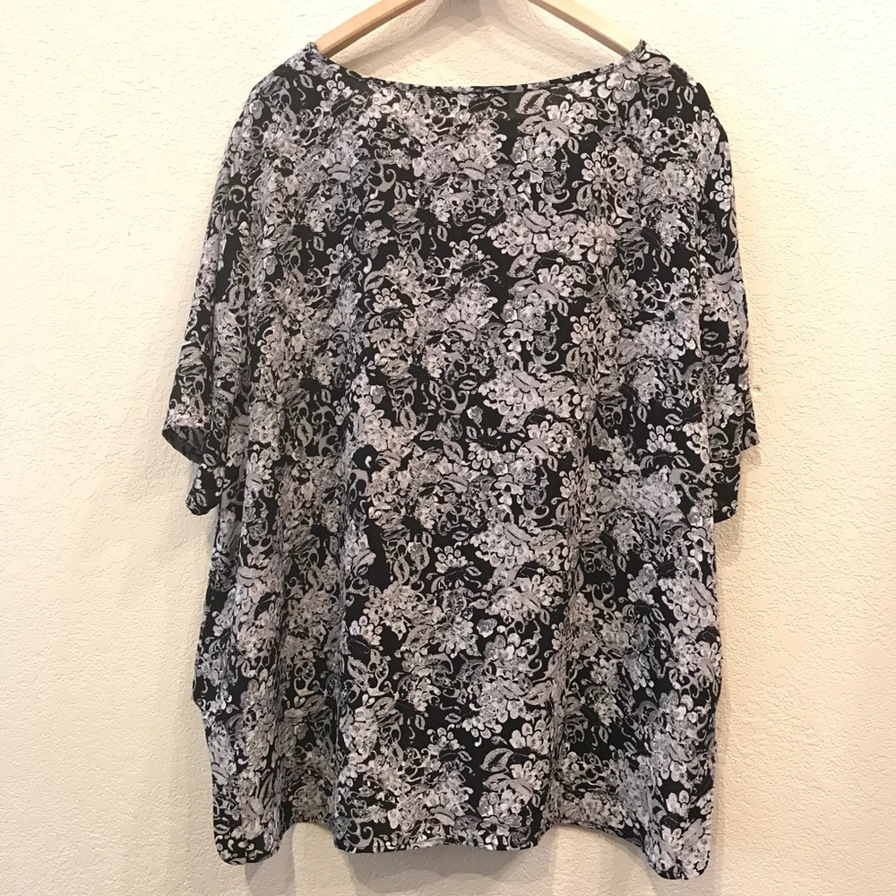 Sejour Short Sleeved Floral Top Nordstrom 2X HP - Picture 2 of 8